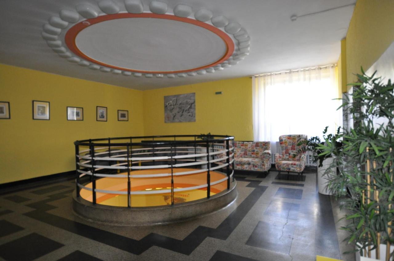 Sm Oleandry Hostel Krakow Ngoại thất bức ảnh